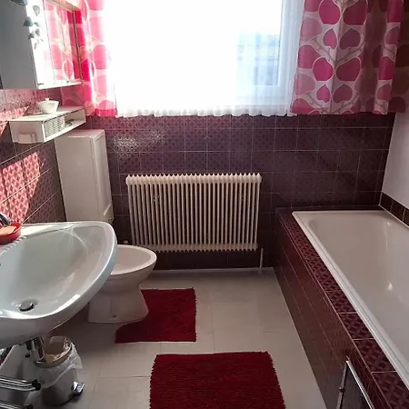 بيت للعطل Seenaehe - Haus Mit Garten كلاغنفورت