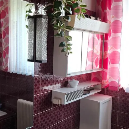 Seenaehe - Haus Mit Garten بيت للعطل كلاغنفورت